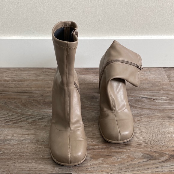 Neutral tan colored heeled  boots - Picture 2 of 4